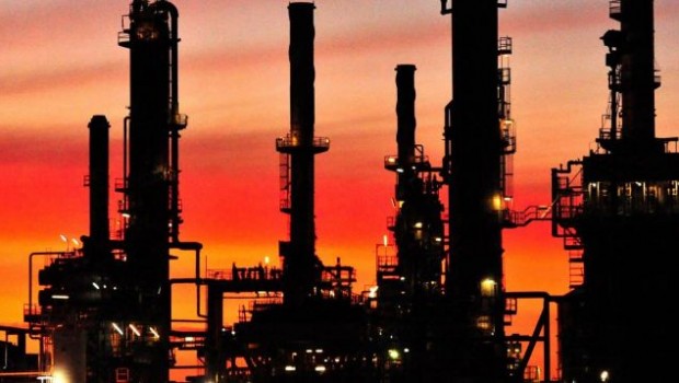 Emiratos Árabes Unidos cree que el mercado del petróleo aún no está equilibrado